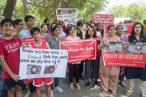 Protest over bad condition of roads in Gurugram
